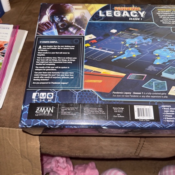 Pandemic Legacy Season 1 Board Game Blue Edition - Picture 4 of 5